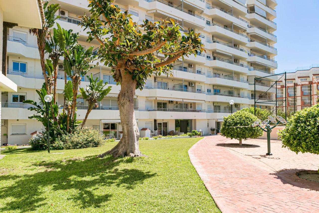 Malagadevacaciones - La Carihuela Palace Torremolinos Kültér fotó